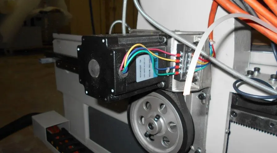 Фрезерный станок с ЧПУ LTT-1325A Фрезерный станок с ЧПУ LTT-1325A