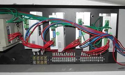 Фрезерный станок с ЧПУ мод. LTT-1325B Фрезерный станок с ЧПУ мод. LTT-1325B