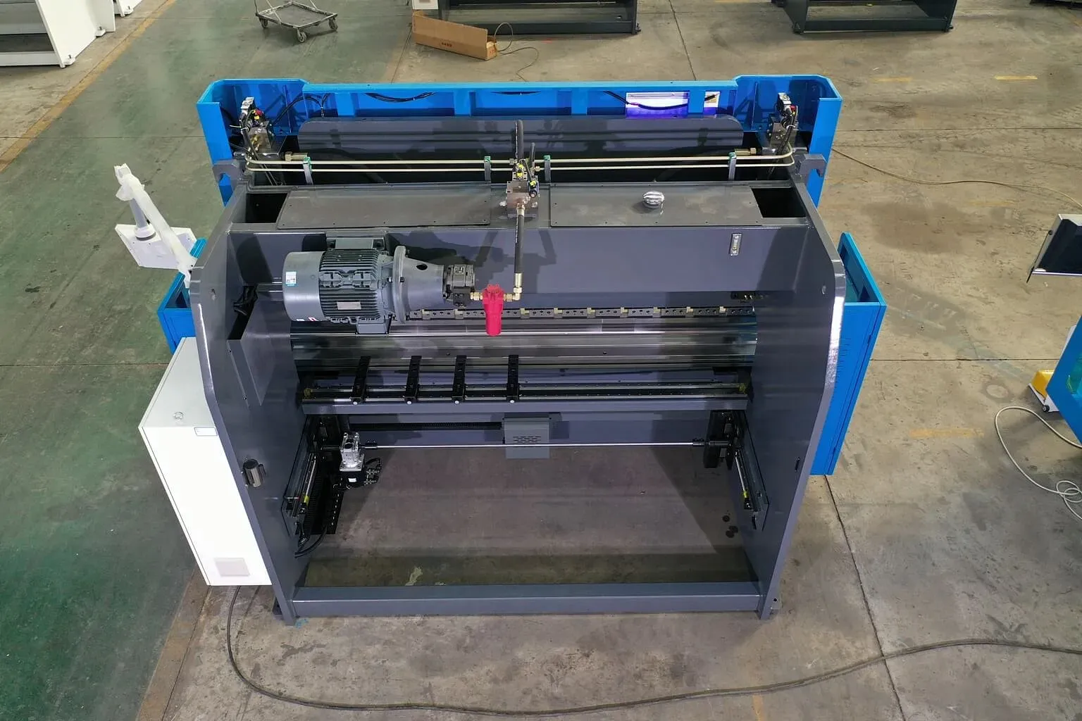MetalTec HBC 90/2500 4+1 ЧПУ МТ-15 Листогибочный пресс с ЧПУ MetalTec HBC 90/2500 4+1 ЧПУ МТ-15 Листогибочный пресс с ЧПУ