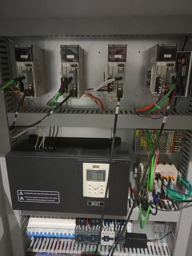 Фрезерно-гравировальный станок с ЧПУ WoodTec CH-2040C P4 Фрезерно-гравировальный станок с ЧПУ WoodTec CH-2040C P4