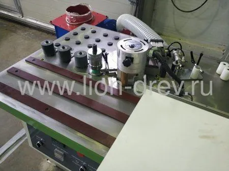 Кромкооблицовочный станок с ручной подачей WoodTec VECTOR NEW Кромкооблицовочный станок с ручной подачей WoodTec VECTOR NEW
