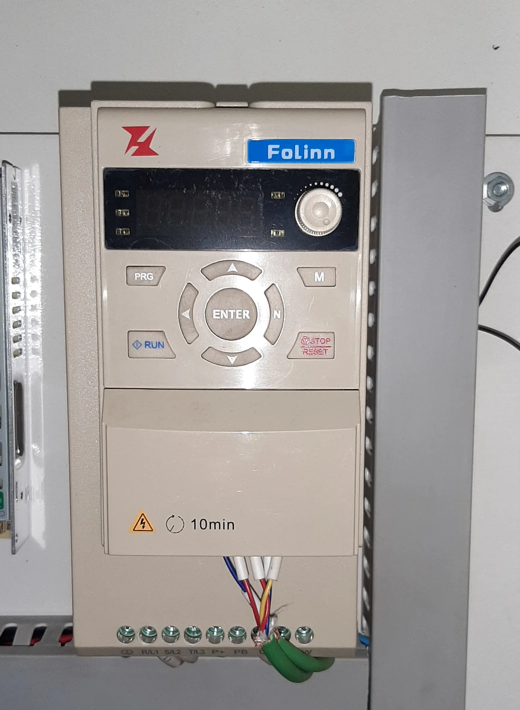 Фрезерный станок ЧПУ c ручной сменой инструмента KCT 1325A (K) Фрезерный станок ЧПУ c ручной сменой инструмента KCT 1325A (K)