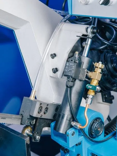 Ленточнопильный станок для резки металла MetalTec BS 250 FHE Ленточнопильный станок для резки металла MetalTec BS 250 FHE