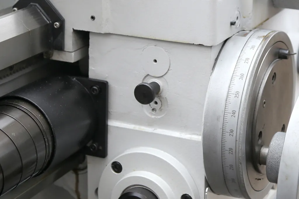 Станок токарно-винторезный METAL MASTER Z 51150 DRO RFS Станок токарно-винторезный METAL MASTER Z 51150 DRO RFS