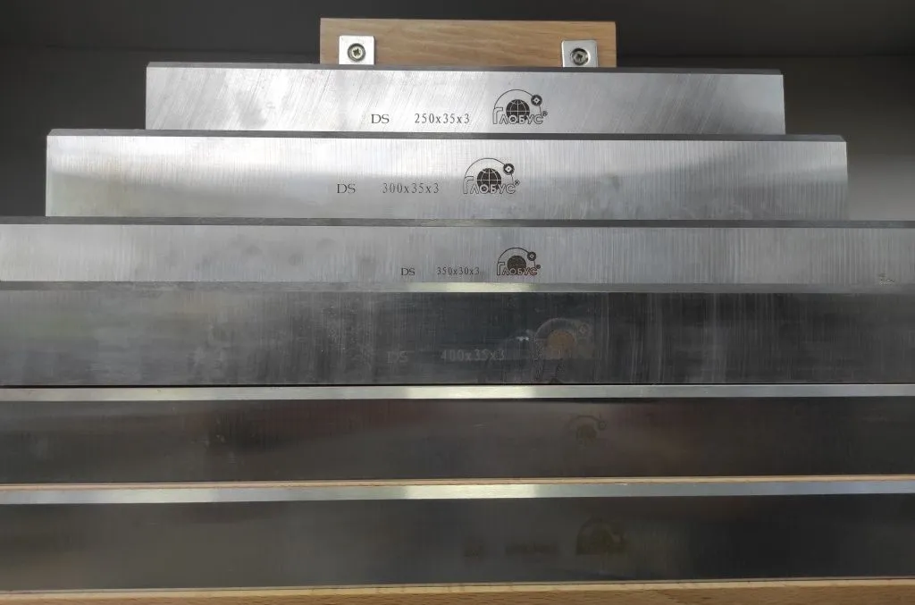 Нож строгальный ГЛОБУС DS 250x30x3