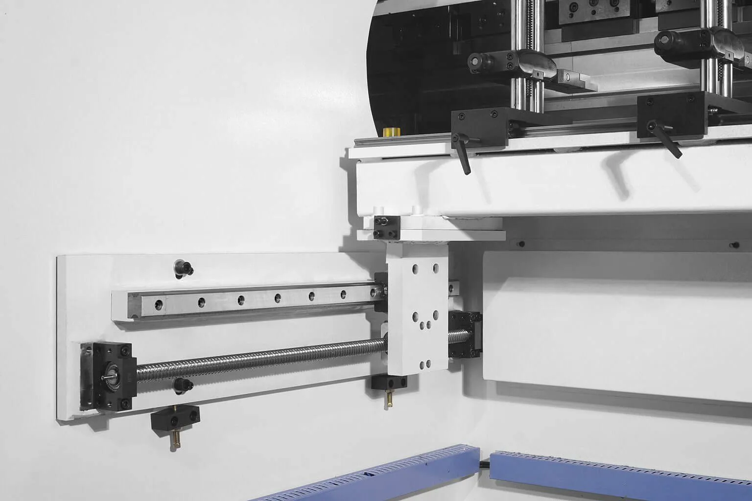 MetalTec HBM 80/2500C Листогибочные гидравлические прессы с ЧПУ контроллером TP10S MetalTec HBM 80/2500C Листогибочные гидравлические прессы с ЧПУ контроллером TP10S