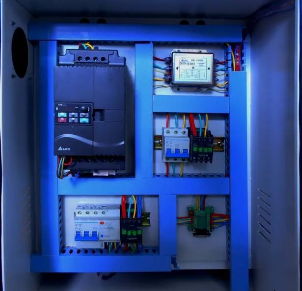 Фрезерный станок с ЧПУ LTT-1530 Фрезерный станок с ЧПУ LTT-1530