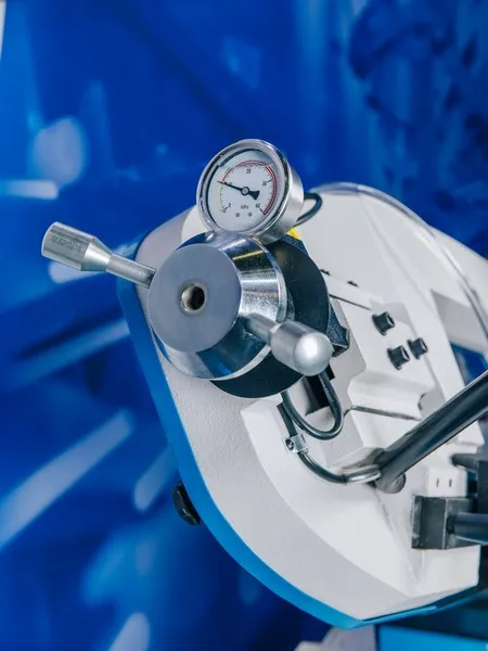 Ленточнопильный станок для резки металла MetalTec BS 250 FHE Ленточнопильный станок для резки металла MetalTec BS 250 FHE