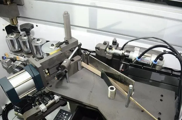 Кромкооблицовочный станок ALTESA ADVANTAGE 5000RTFS EVO Кромкооблицовочный станок ALTESA ADVANTAGE 5000RTFS EVO