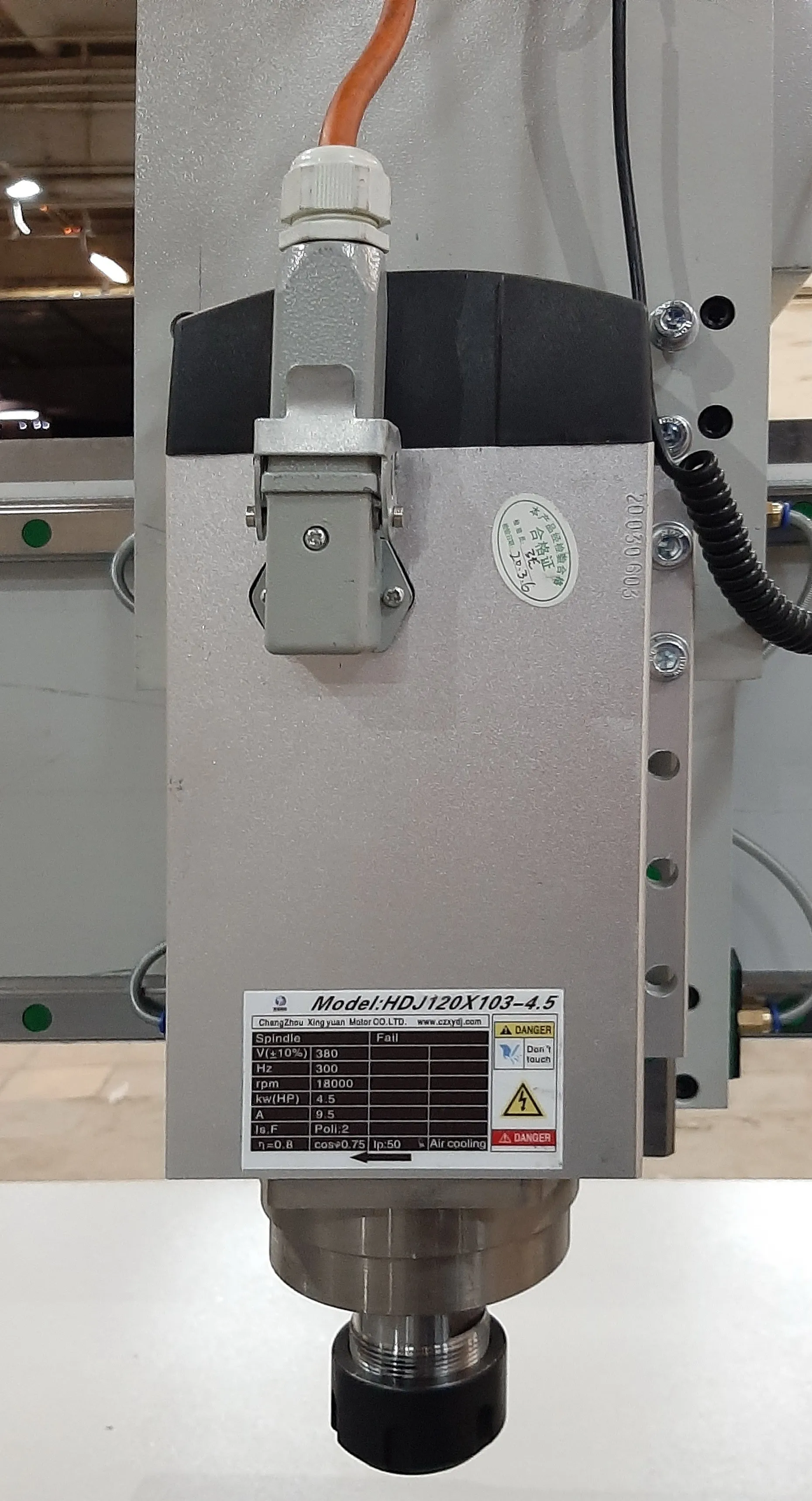 Фрезерный станок ЧПУ c ручной сменой инструмента KCT K1616H Фрезерный станок ЧПУ c ручной сменой инструмента KCT K1616H