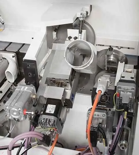 Автоматический кромкооблицовочный станок SCM olimpic k 560 Автоматический кромкооблицовочный станок SCM olimpic k 560