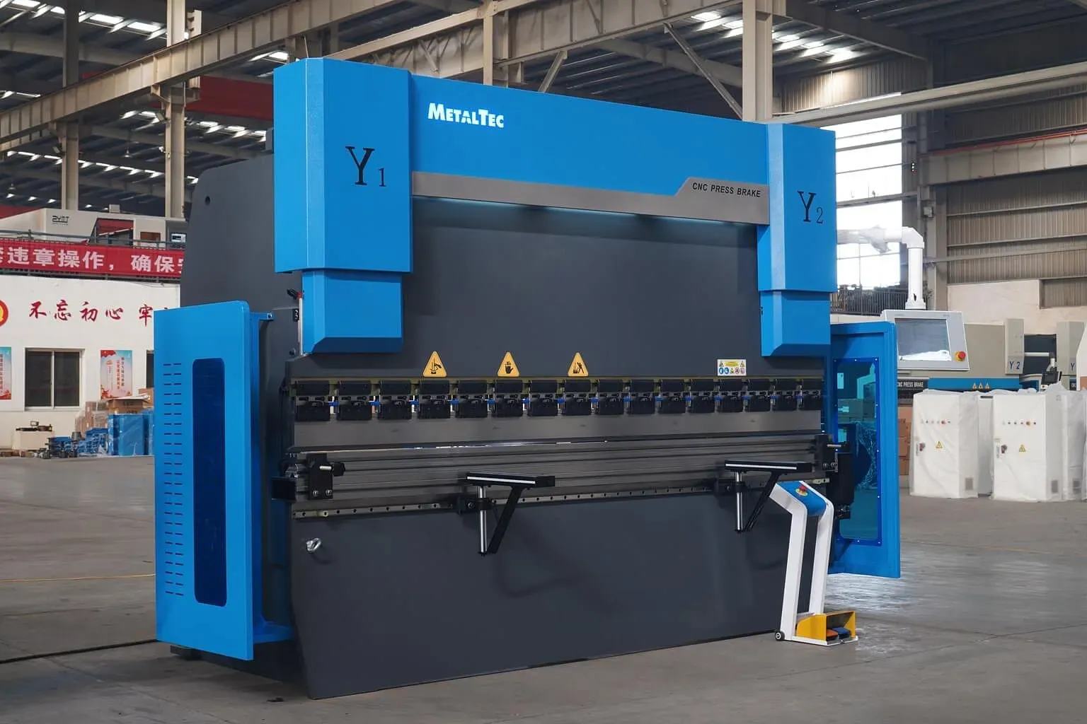 MetalTec HBC 90/2500 4+1 ЧПУ МТ-15 Листогибочный пресс с ЧПУ MetalTec HBC 90/2500 4+1 ЧПУ МТ-15 Листогибочный пресс с ЧПУ