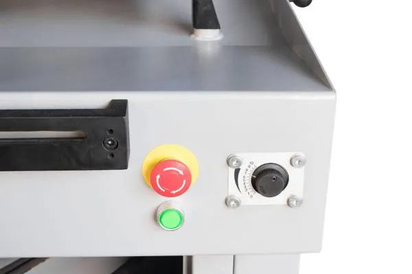 Полуавтоматический ленточнопильный станок для резки металла MetalTec BS 270 SA Полуавтоматический ленточнопильный станок для резки металла MetalTec BS 270 SA