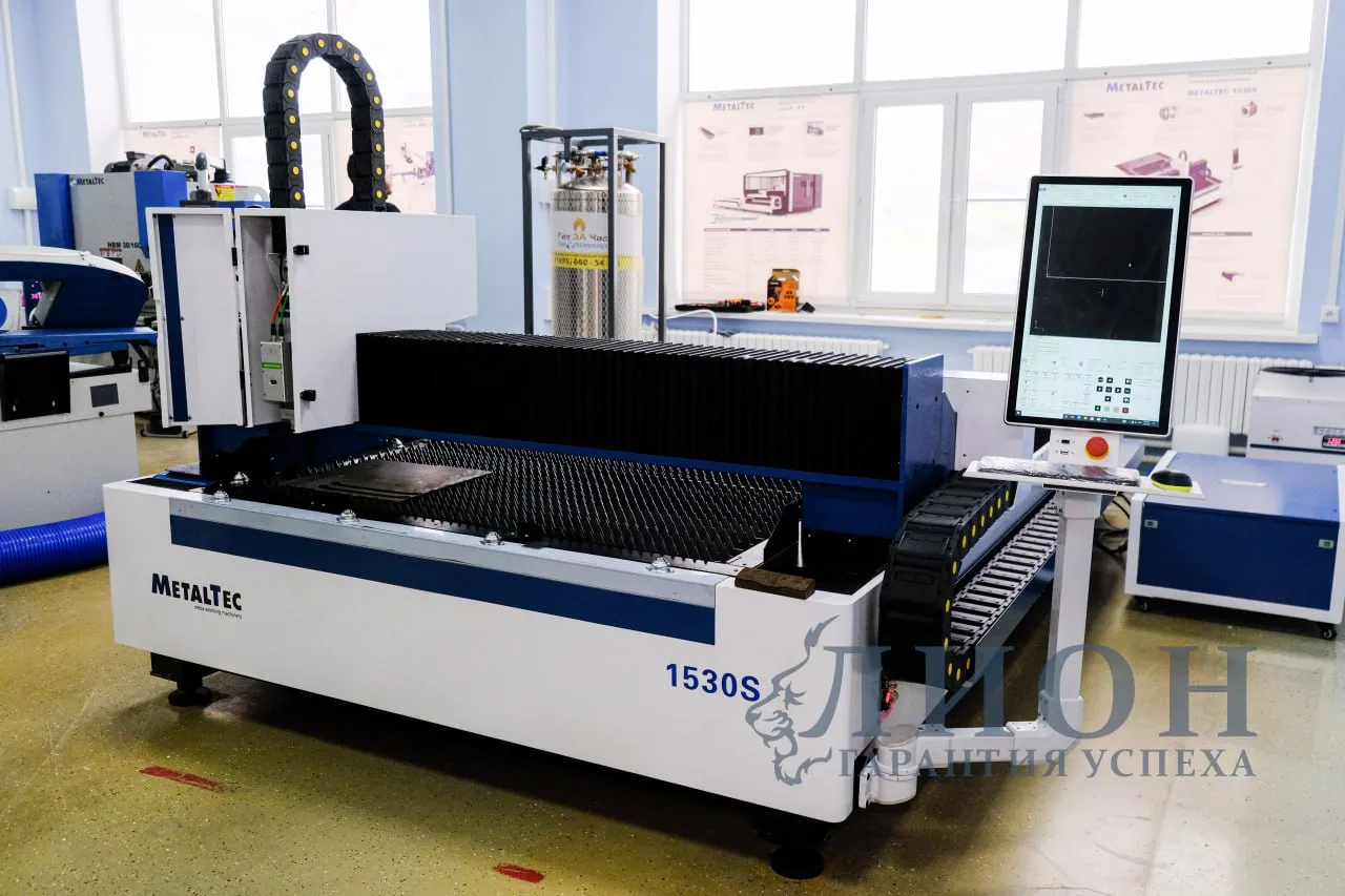 Оптоволоконный лазерный станок для резки металла MetalTec 1530 S (3000W) Оптоволоконный лазерный станок для резки металла MetalTec 1530 S (3000W)