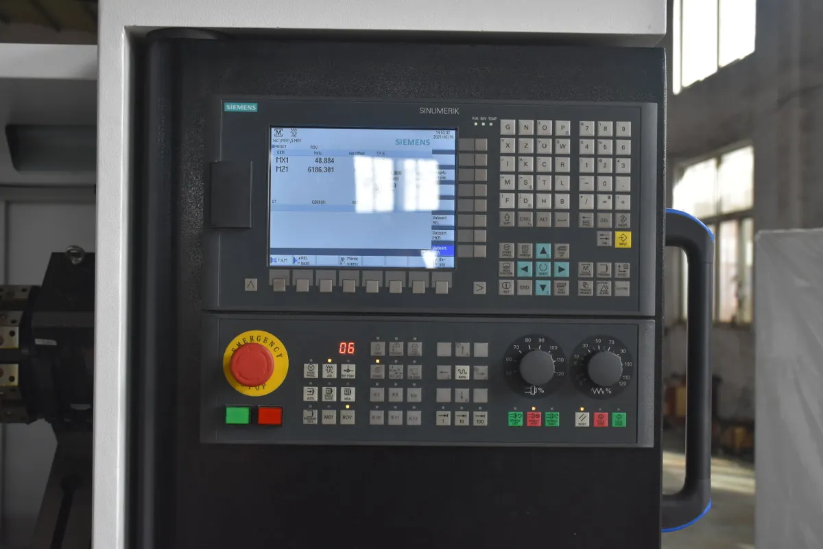 Токарный станок ЧПУ с наклонной станиной MetalTec TC 40 Токарный станок ЧПУ с наклонной станиной MetalTec TC 40