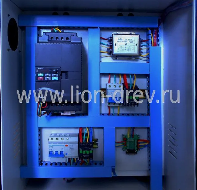 Фрезерный станок с ЧПУ LTT-2140 Фрезерный станок с ЧПУ LTT-2140