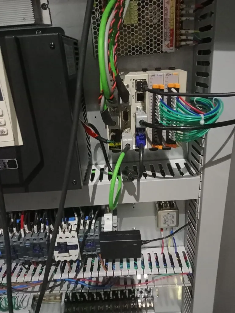 Фрезерно-гравировальный станок с ЧПУ WoodTec CH-2040C P4 Фрезерно-гравировальный станок с ЧПУ WoodTec CH-2040C P4