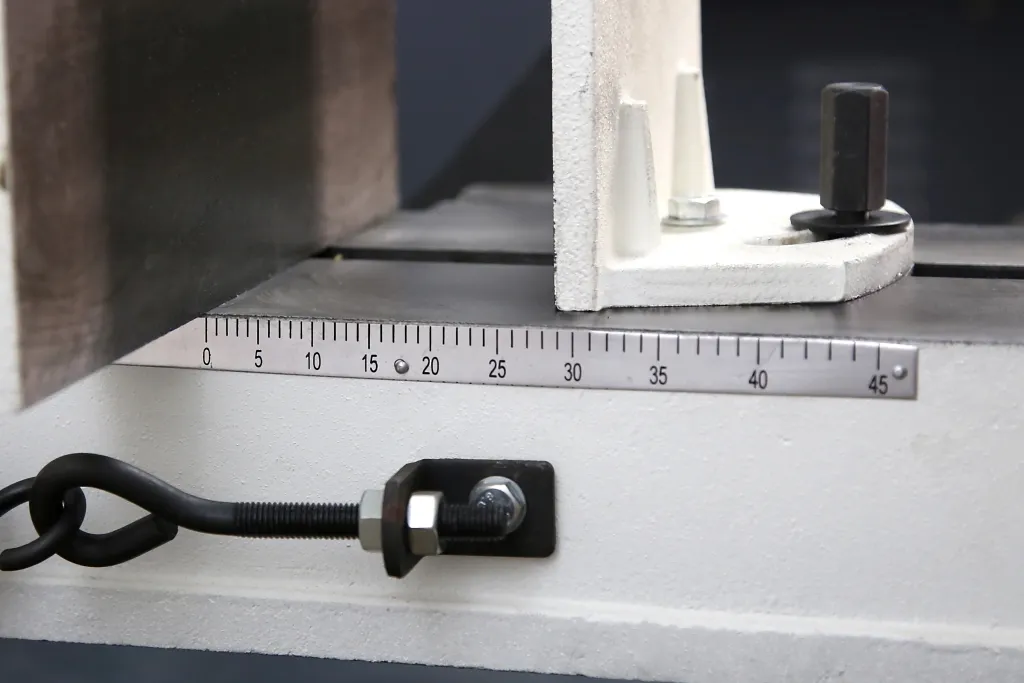 Ленточнопильный станок METAL MASTER BSM-712N B27 380V Ленточнопильный станок METAL MASTER BSM-712N B27 380V