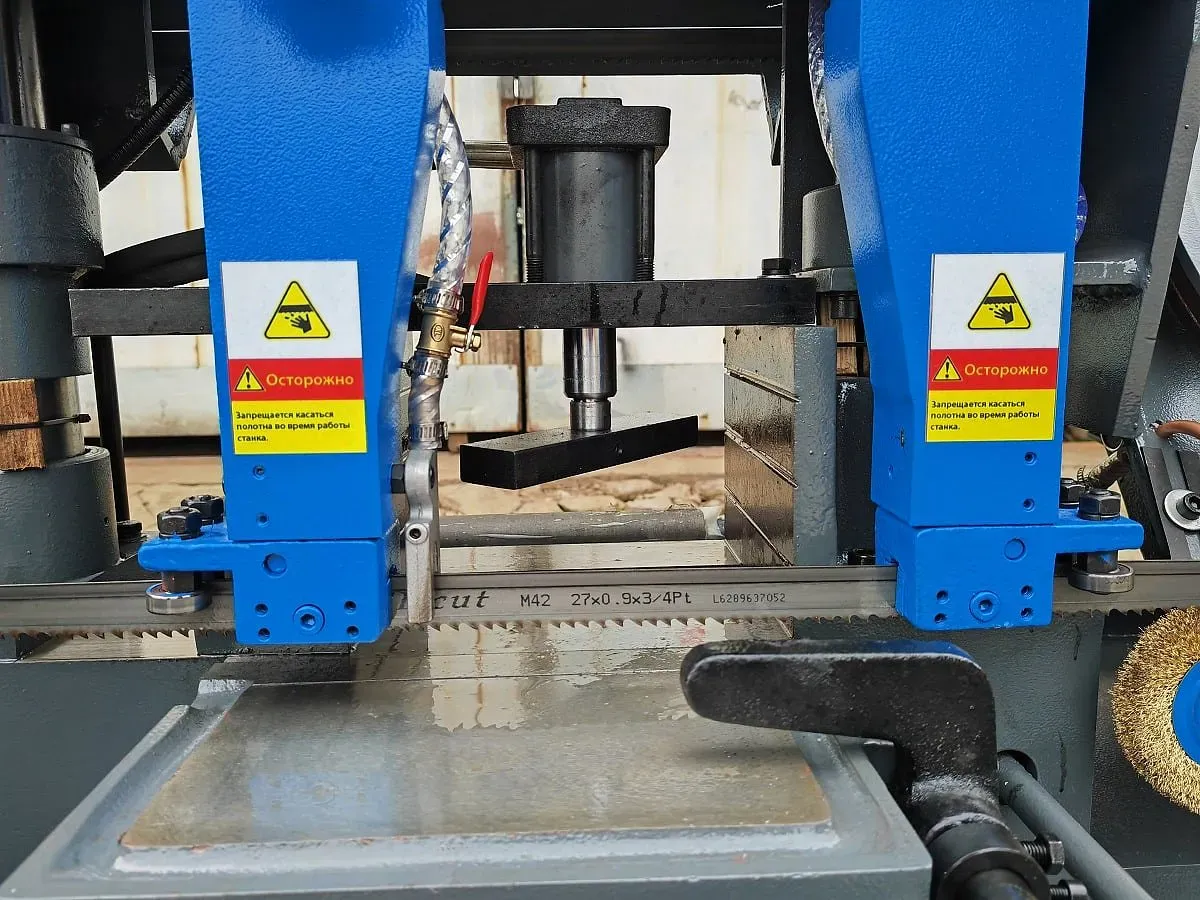 MetalTec BS 700 CH ленточнопильный станок для резки металла под углом 90° MetalTec BS 700 CH ленточнопильный станок для резки металла под углом 90°