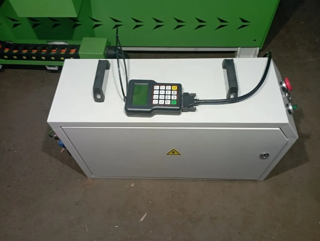 Фрезерный станок с ЧПУ LTT-1012 PLUS Фрезерный станок с ЧПУ LTT-1012 PLUS
