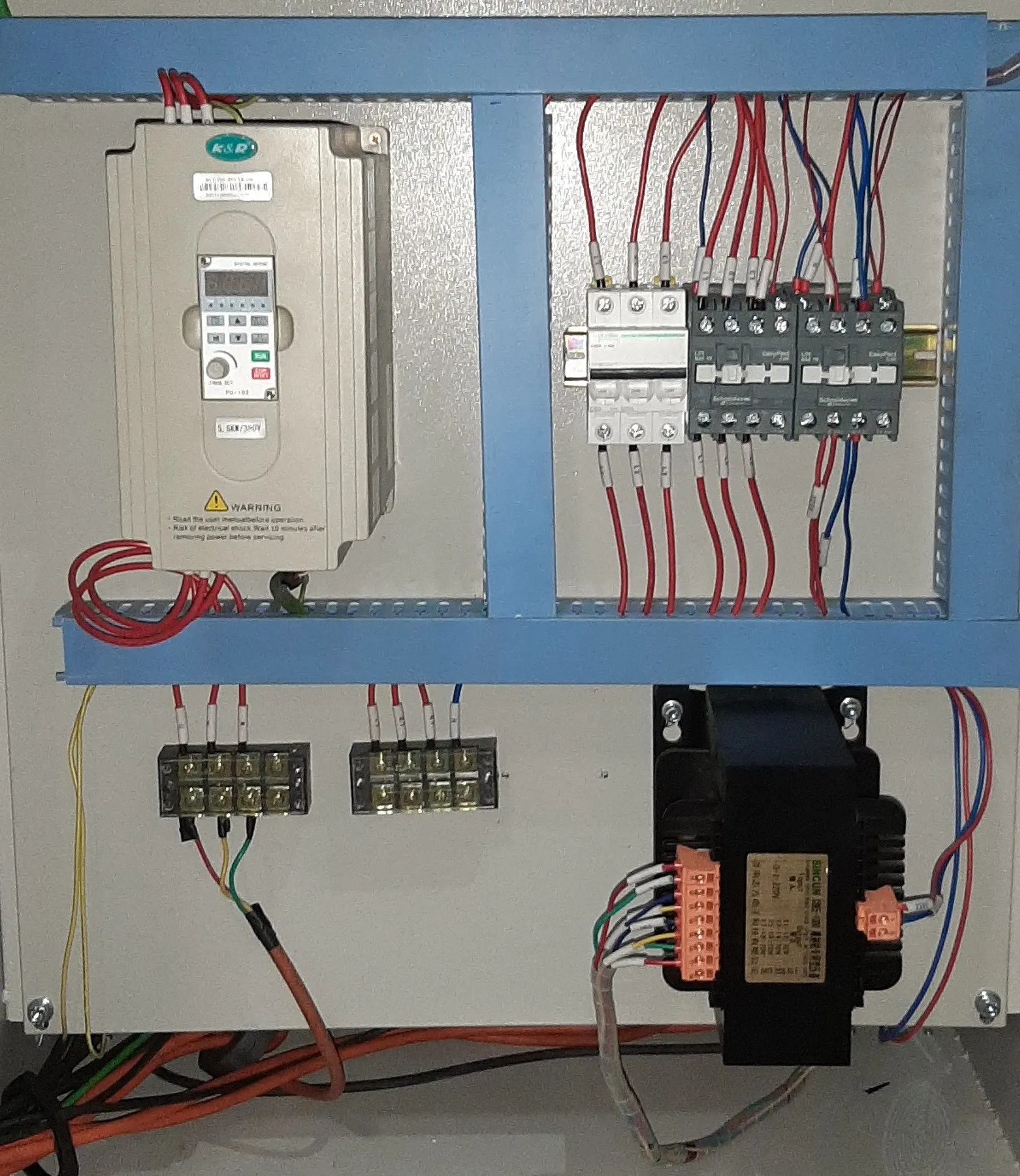 Фрезерный станок ЧПУ c ручной сменой инструмента KCT K1616H Фрезерный станок ЧПУ c ручной сменой инструмента KCT K1616H