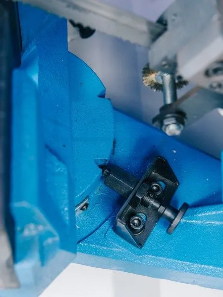 Ленточнопильный станок для резки металла MetalTec BS 250 FHE Ленточнопильный станок для резки металла MetalTec BS 250 FHE