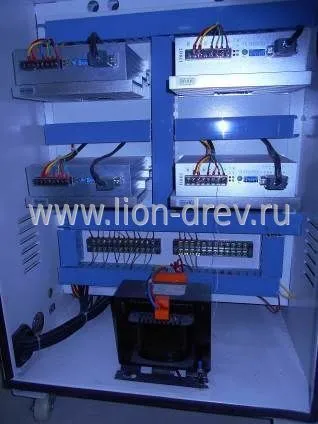 Фрезерный станок с ЧПУ LTT-2130 Фрезерный станок с ЧПУ LTT-2130