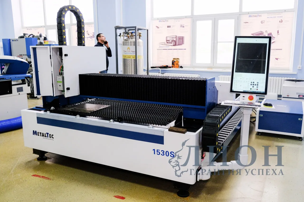 Оптоволоконный лазерный станок для резки металла MetalTec 1530 S (1500W) Оптоволоконный лазерный станок для резки металла MetalTec 1530 S (1500W)