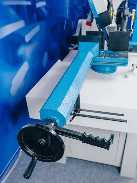 Ленточнопильный станок для резки металла MetalTec BS 250 FHE Ленточнопильный станок для резки металла MetalTec BS 250 FHE
