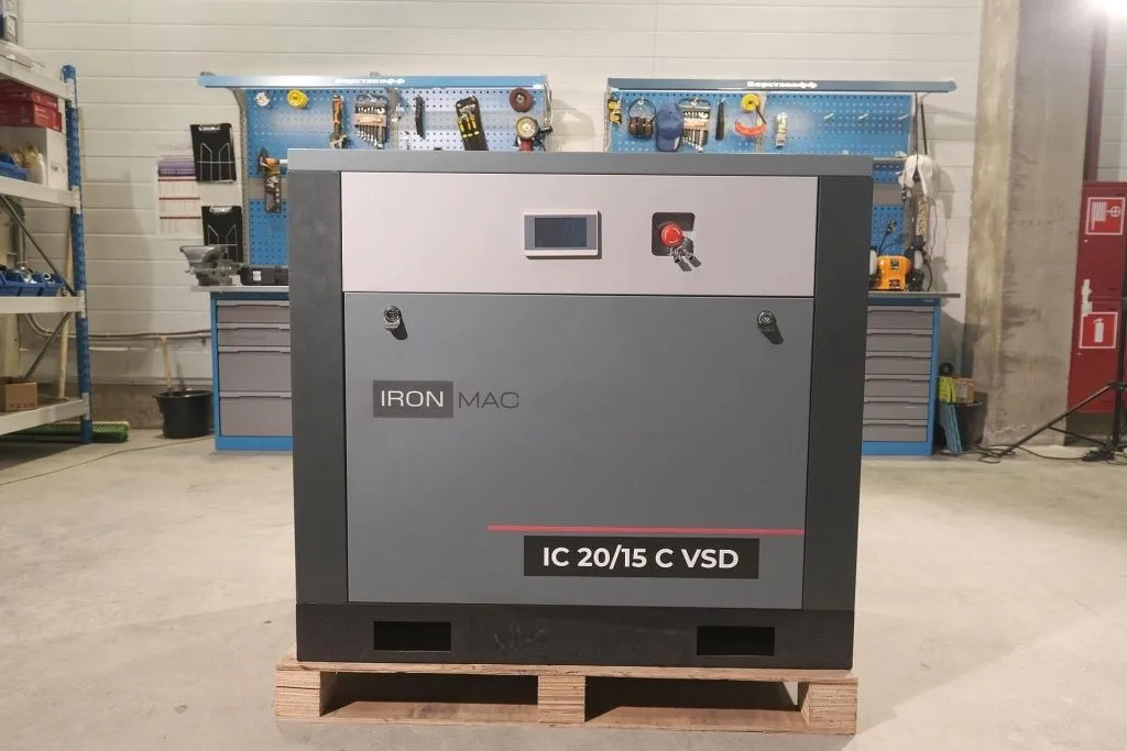 Винтовой компрессор IRONMAC IC 20/15 C VSD (IP 55) Винтовой компрессор IRONMAC IC 20/15 C VSD (IP 55)