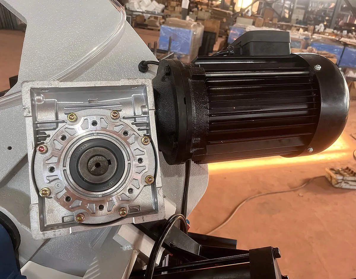 Автоматический ленточнопильный станок для резки металла MetalTec BS 270 FA Автоматический ленточнопильный станок для резки металла MetalTec BS 270 FA