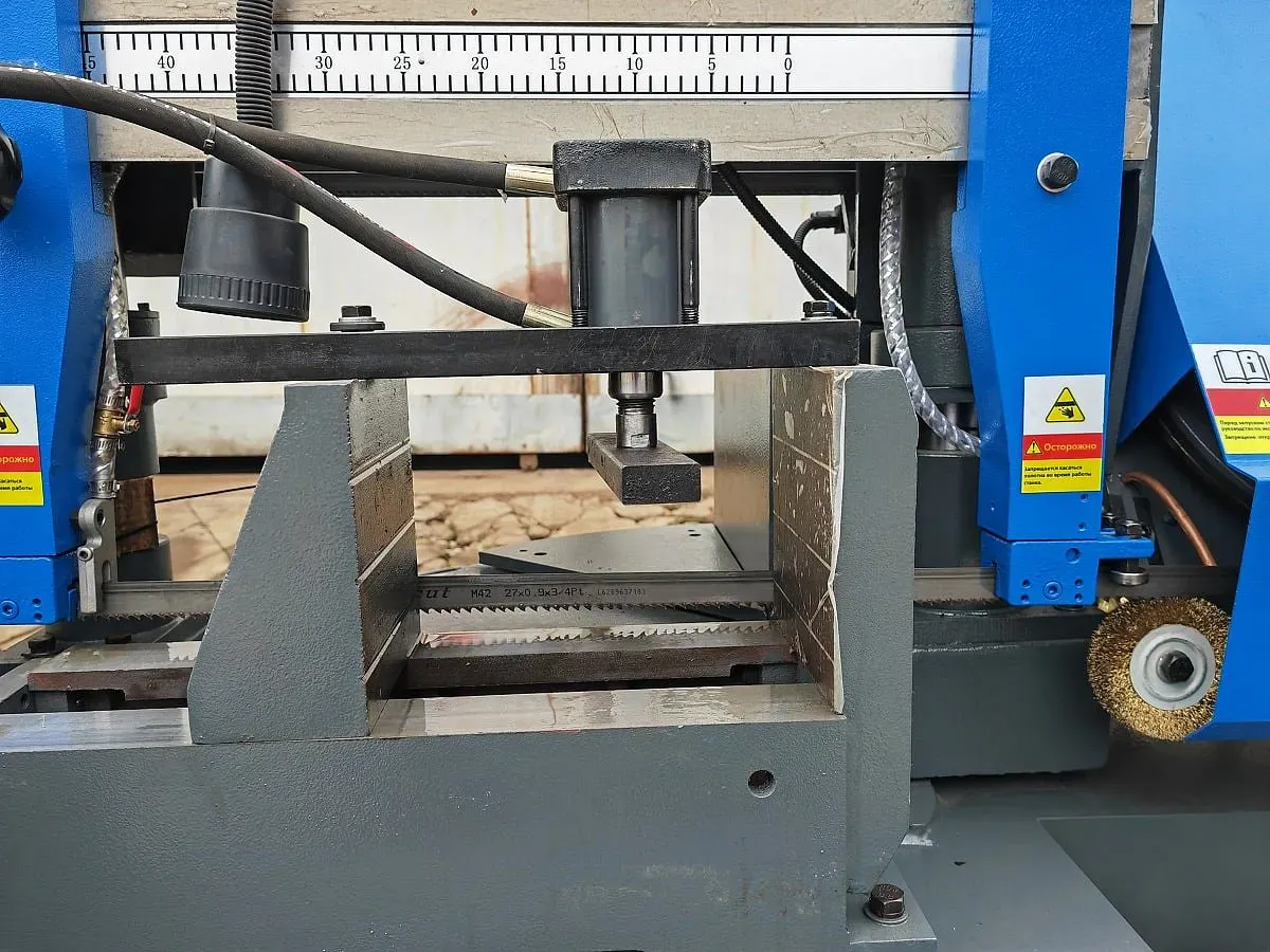 MetalTec MBS 350/50 CH ленточнопильный станок для резки металла под углом 90° MetalTec MBS 350/50 CH ленточнопильный станок для резки металла под углом 90°