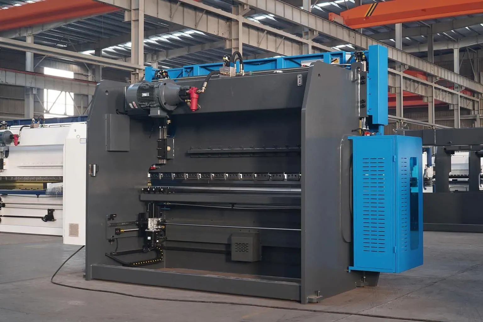 MetalTec HBC 90/2500 4+1 ЧПУ МТ-15 Листогибочный пресс с ЧПУ MetalTec HBC 90/2500 4+1 ЧПУ МТ-15 Листогибочный пресс с ЧПУ