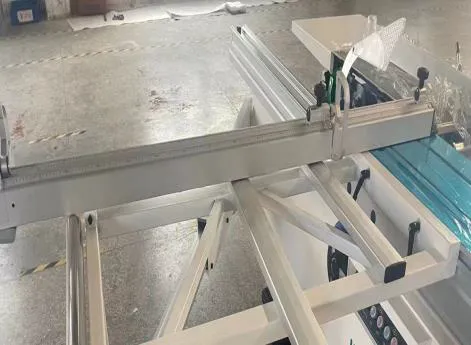 Форматно-раскроечный станок мод. WOODTEC 3200Z Форматно-раскроечный станок мод. WOODTEC 3200Z