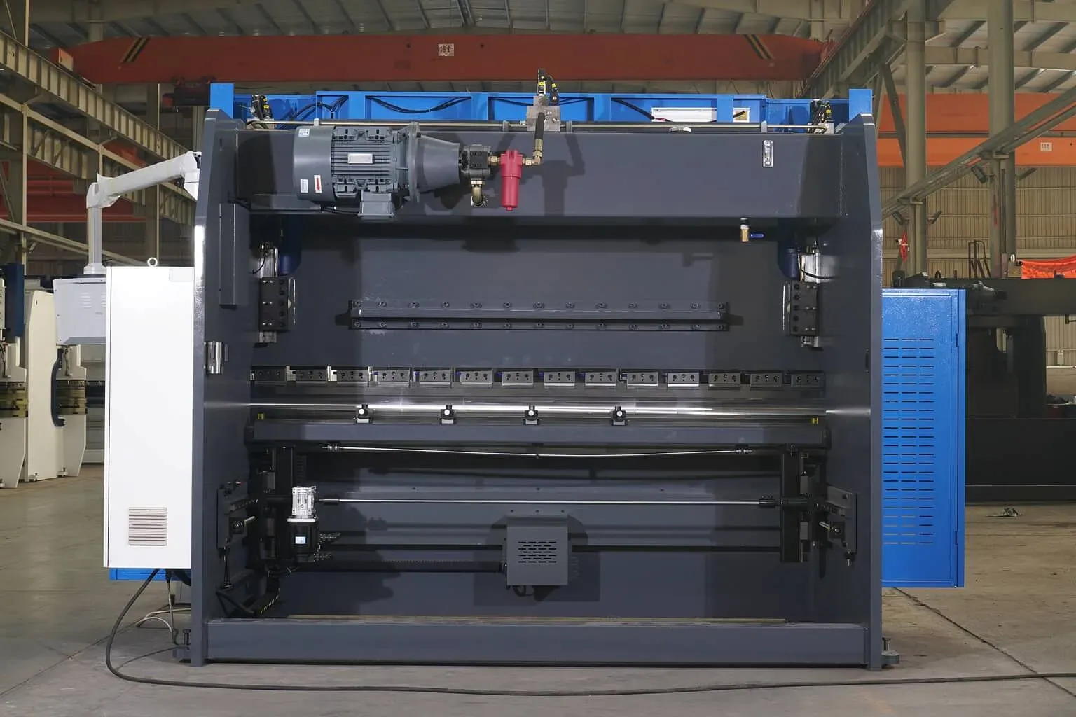 MetalTec HBC 70/2500 4+1 ЧПУ МТ-15 Листогибочный пресс с ЧПУ MetalTec HBC 70/2500 4+1 ЧПУ МТ-15 Листогибочный пресс с ЧПУ