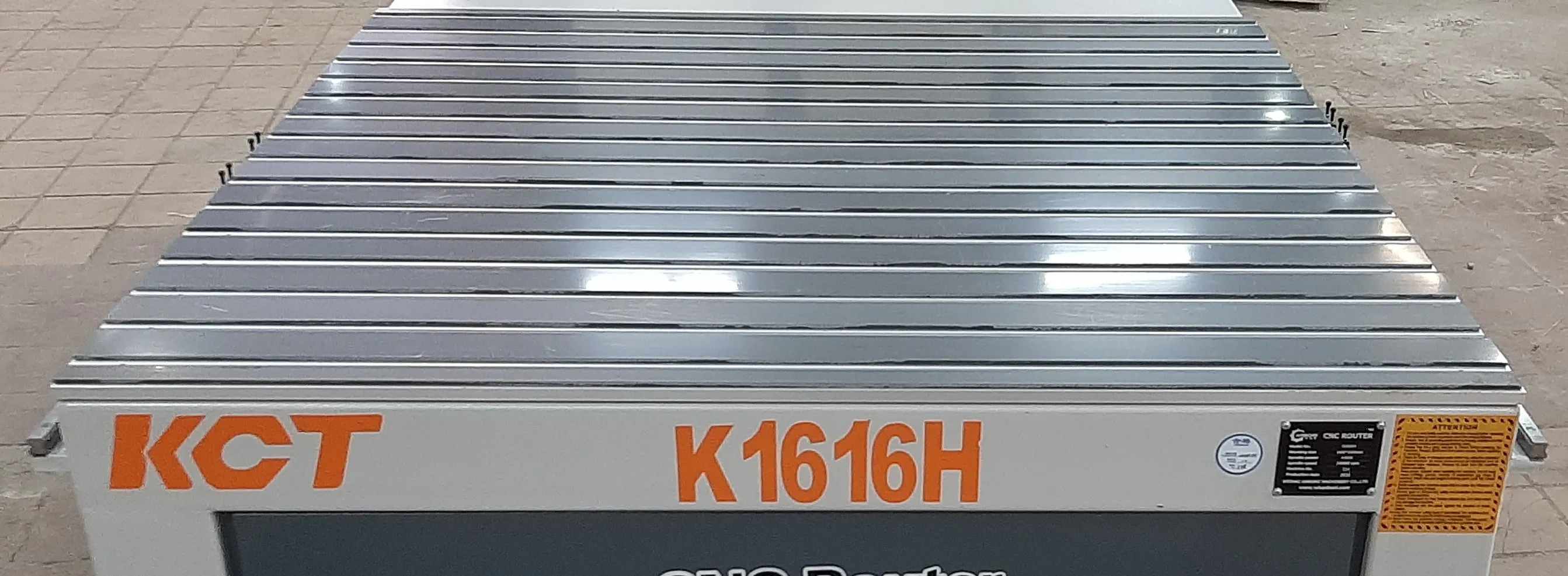 Фрезерный станок ЧПУ c ручной сменой инструмента KCT K1616H Фрезерный станок ЧПУ c ручной сменой инструмента KCT K1616H