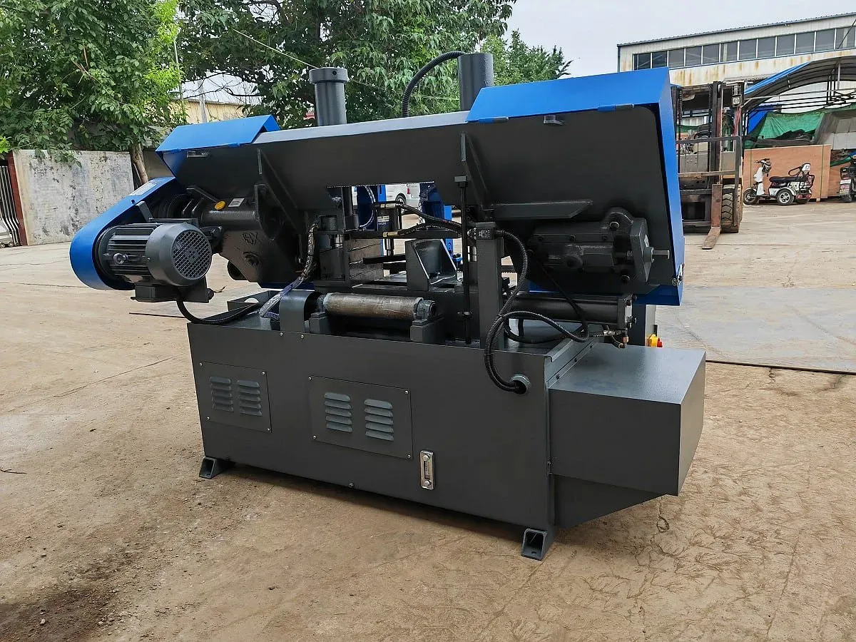 MetalTec BS 850 CH ленточнопильный станок для резки металла под углом 90° MetalTec BS 850 CH ленточнопильный станок для резки металла под углом 90°