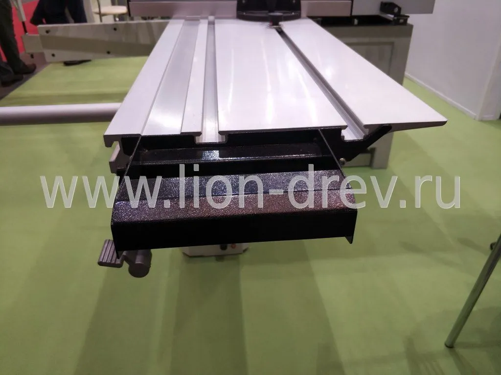 Форматно-раскроечный станок TS 6132 (MJ6132TC) Форматно-раскроечный станок TS 6132 (MJ6132TC)
