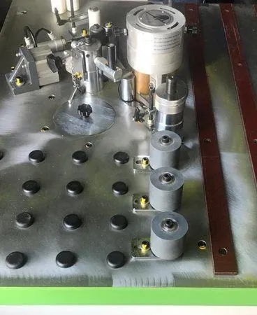 Кромкооблицовочный станок с ручной подачей WoodTec VECTOR NEW Кромкооблицовочный станок с ручной подачей WoodTec VECTOR NEW