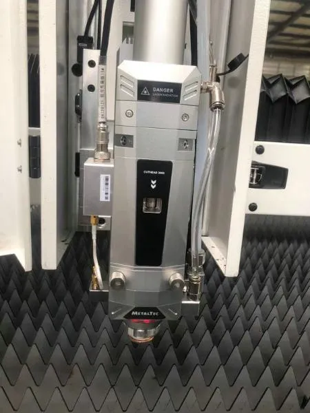 Оптоволоконный лазерный станок для резки металла MetalTec 1530B (1500W) Оптоволоконный лазерный станок для резки металла MetalTec 1530B (1500W)