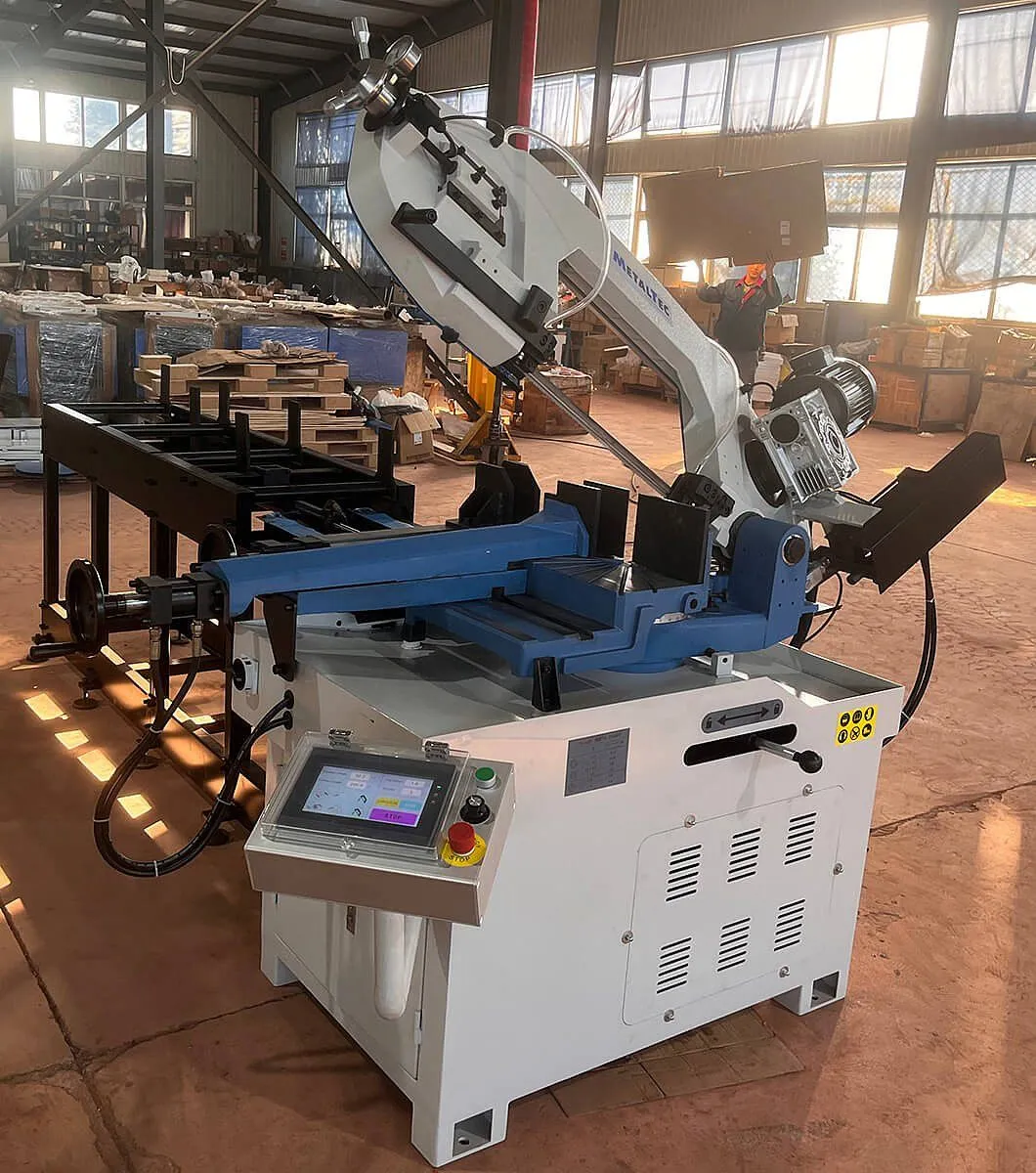 Автоматический ленточнопильный станок для резки металла MetalTec BS 270 FA Автоматический ленточнопильный станок для резки металла MetalTec BS 270 FA