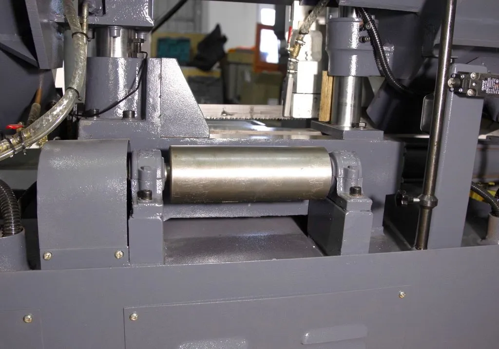 Ленточнопильный полуавтоматический станок METAL MASTER MGH-300 (2-х колонный) Ленточнопильный полуавтоматический станок METAL MASTER MGH-300 (2-х колонный)