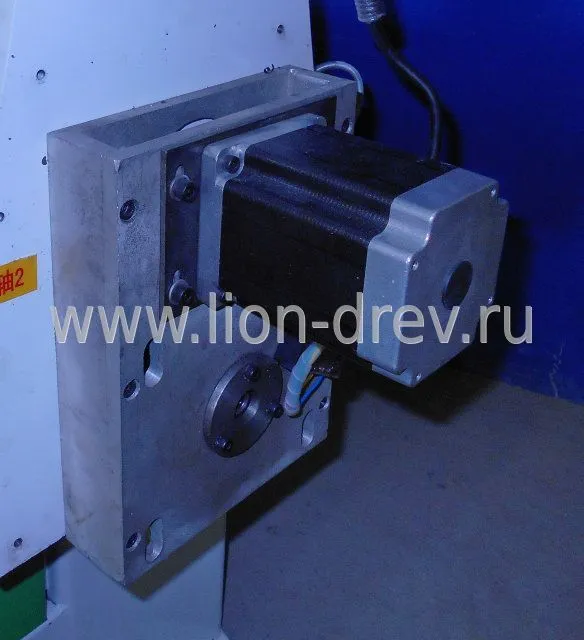 Фрезерный станок с ЧПУ LTT-1313 Фрезерный станок с ЧПУ LTT-1313