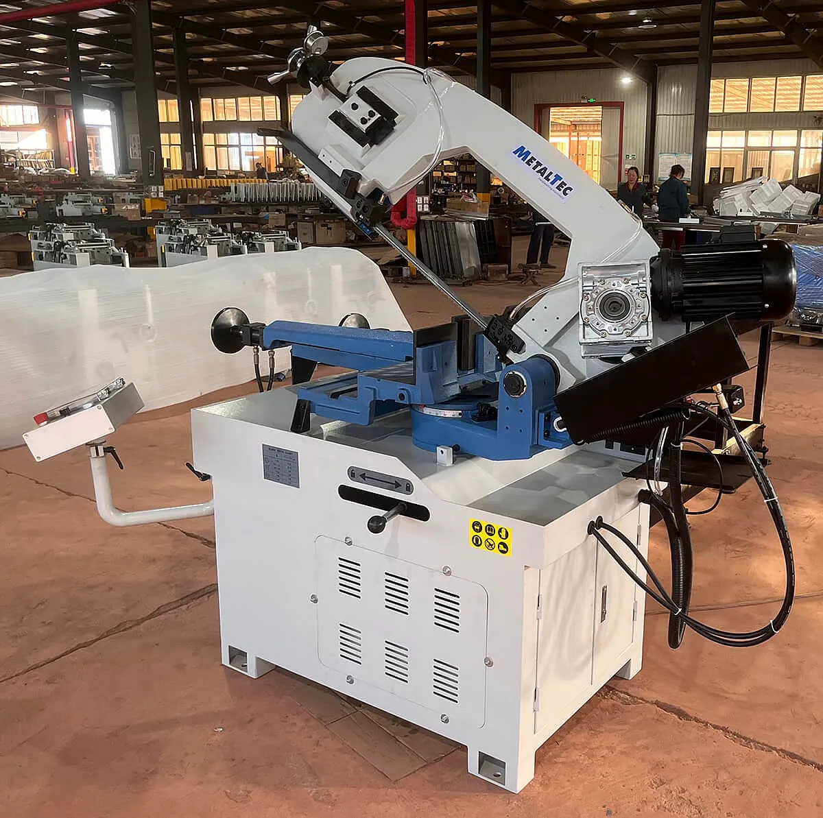 Автоматический ленточнопильный станок для резки металла MetalTec BS 270 FA Автоматический ленточнопильный станок для резки металла MetalTec BS 270 FA