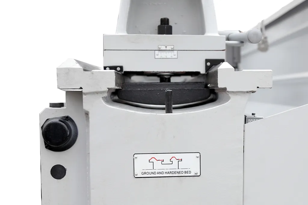 Станок токарно-винторезный METAL MASTER Z 51100 DRO RFS Станок токарно-винторезный METAL MASTER Z 51100 DRO RFS