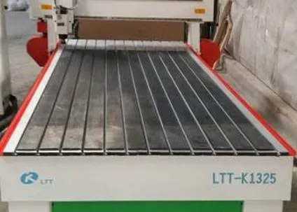 Фрезерный станок с ЧПУ LTT-1325 Фрезерный станок с ЧПУ LTT-1325