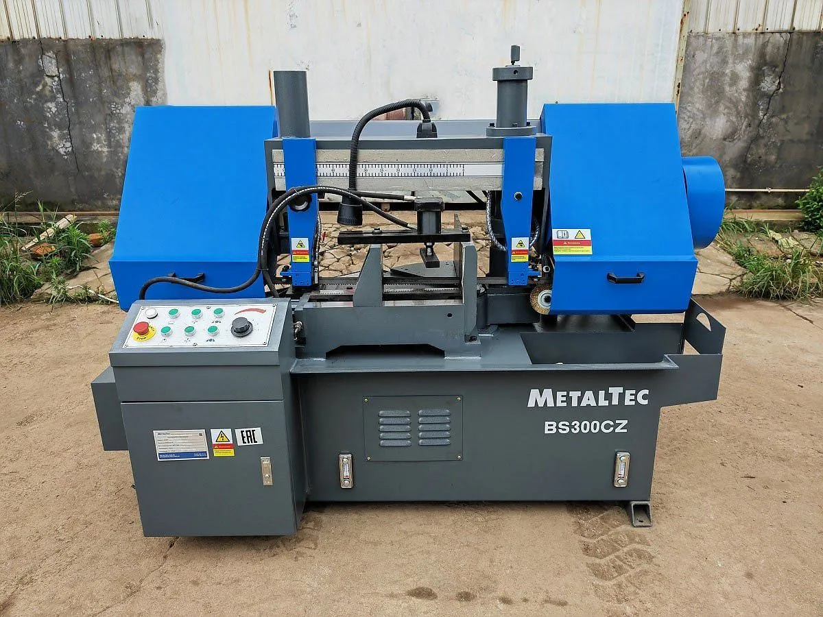 MetalTec BS 300 CZ ленточнопильный станок c поворотом пильного модуля под углом до 60° MetalTec BS 300 CZ ленточнопильный станок c поворотом пильного модуля под углом до 60°
