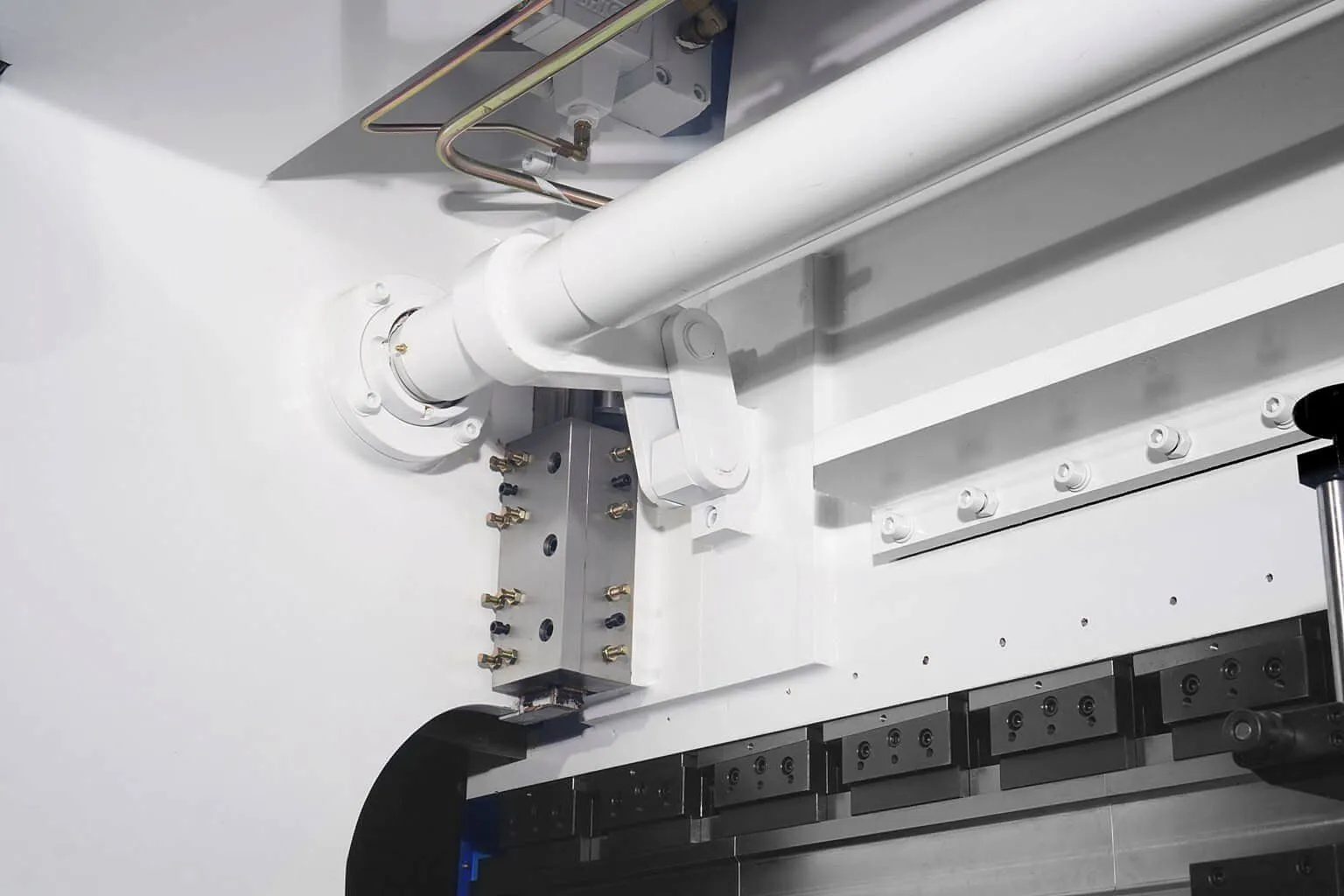MetalTec HBM 80/2500C Листогибочные гидравлические прессы с ЧПУ контроллером TP10S MetalTec HBM 80/2500C Листогибочные гидравлические прессы с ЧПУ контроллером TP10S
