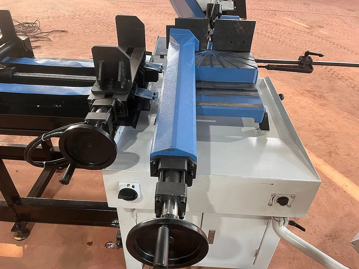 Автоматический ленточнопильный станок для резки металла MetalTec BS 270 FA Автоматический ленточнопильный станок для резки металла MetalTec BS 270 FA