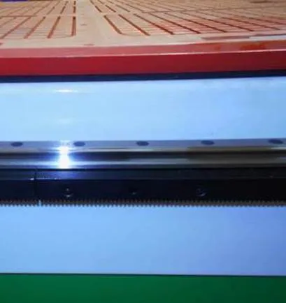 Фрезерный станок с ЧПУ LTT-1325 Фрезерный станок с ЧПУ LTT-1325